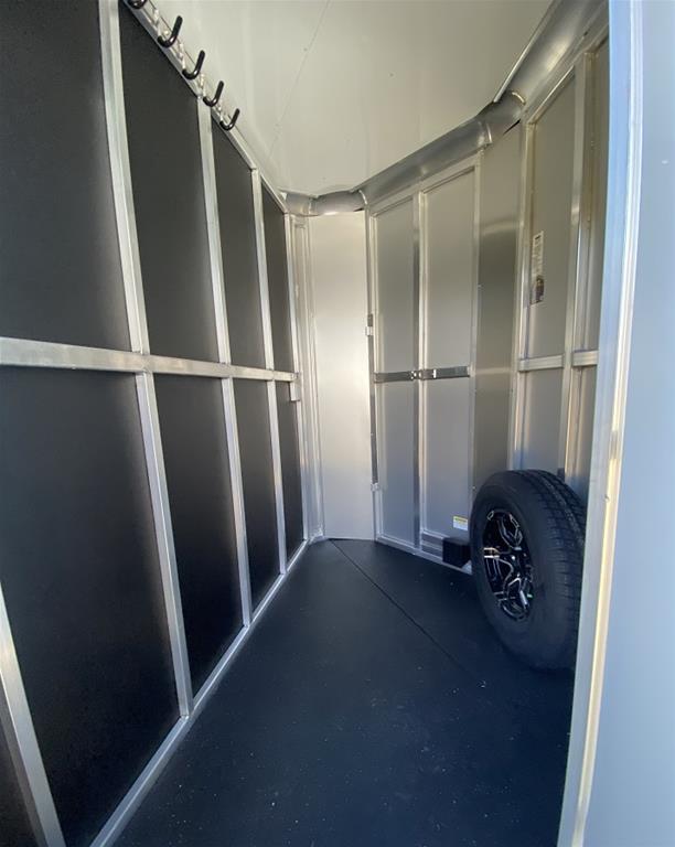 2024 Shadow Trailer 3 Horse Slant PRO SERIES Bumper Pull - Image 17