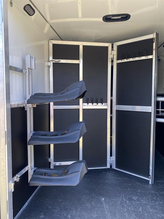 2024 Shadow Trailer 3 Horse Slant PRO SERIES Bumper Pull - Image 10