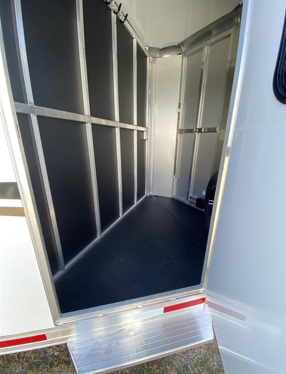 2024 Shadow Trailer 3 Horse Slant PRO SERIES Bumper Pull - Image 18