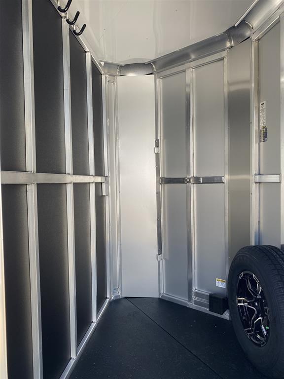 2024 Shadow Trailer 3 Horse Slant PRO SERIES Bumper Pull - Image 6