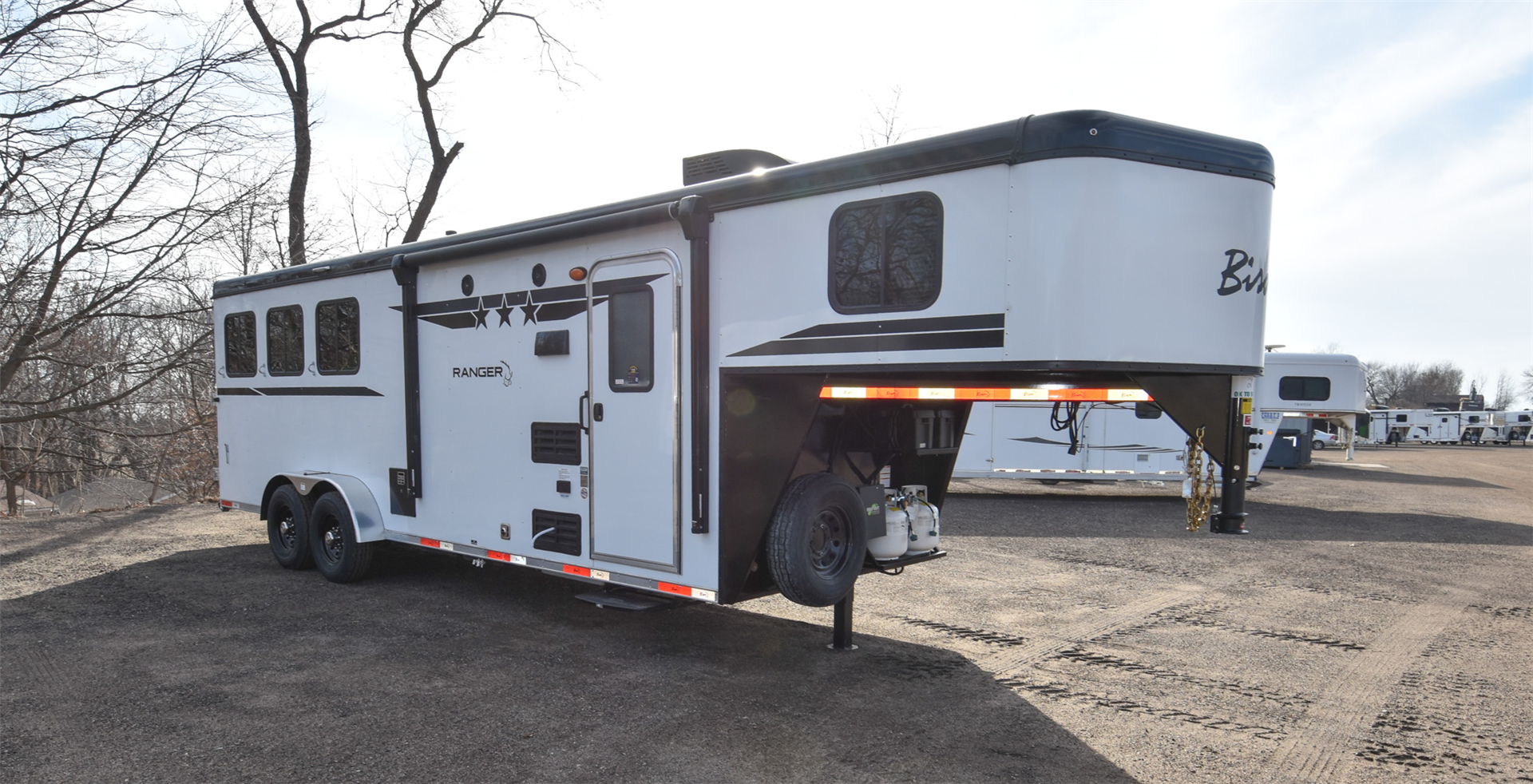 2025 Bison Trailer Ranger 7308 Gooseneck - Image 2