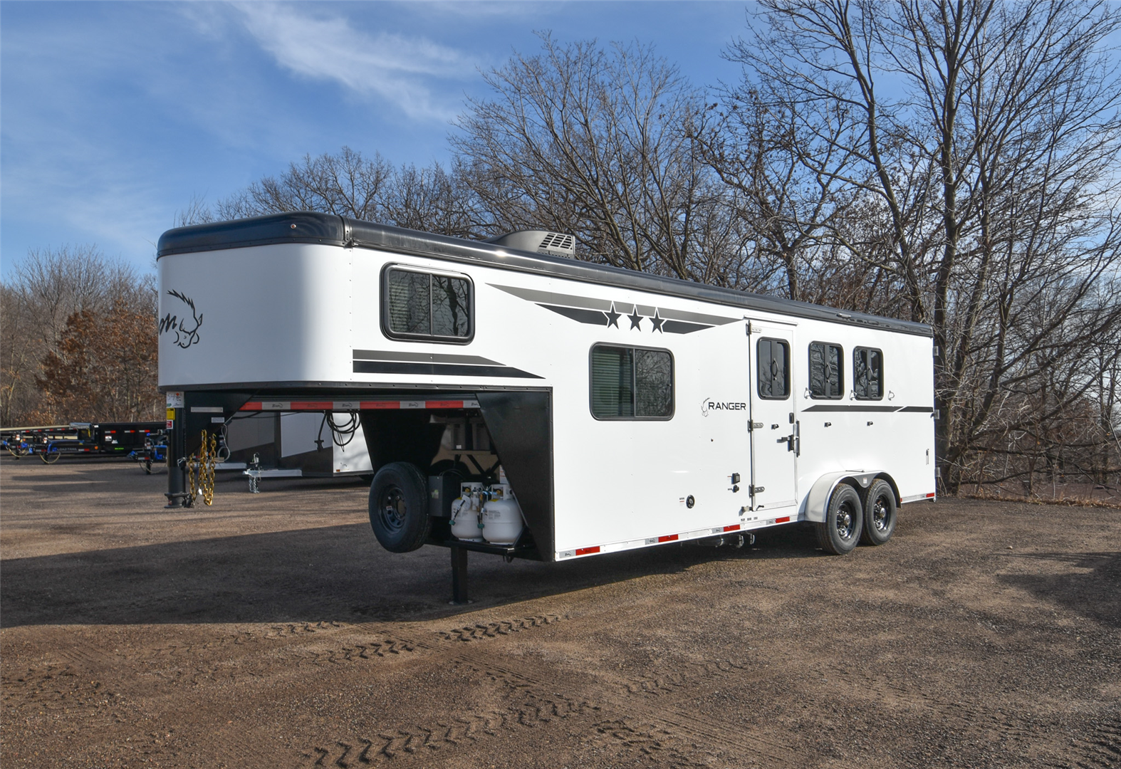 2025 Bison Trailer Ranger 7308 Gooseneck - Image 5