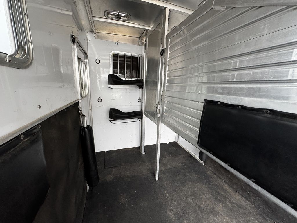2009 Featherlite 2 Horse Straight Load Gooseneck w/ Dressing Room - Image 14