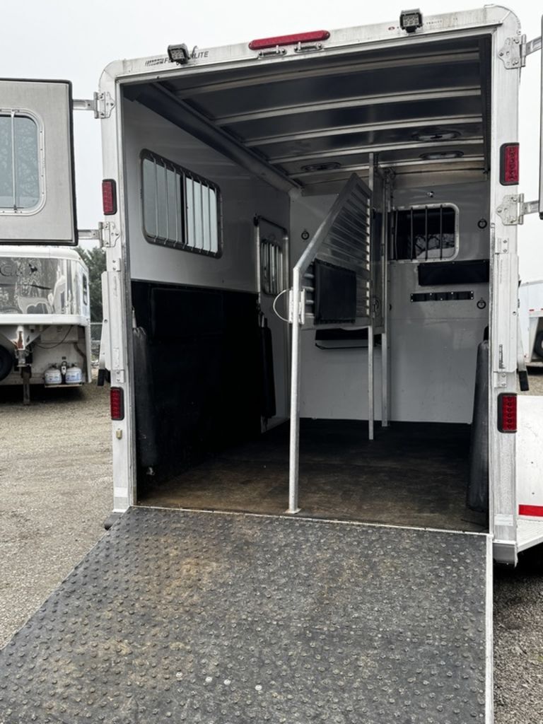 2009 Featherlite 2 Horse Straight Load Gooseneck w/ Dressing Room - Image 17