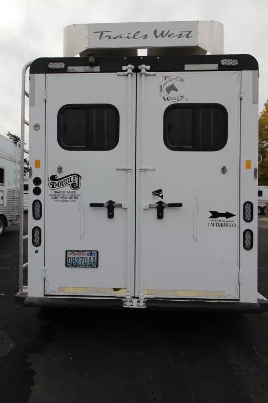 2017 Trails West Sierra 2 Horse Slant Load Gooseneck w/ Slide-Out Living Quarters - Image 19