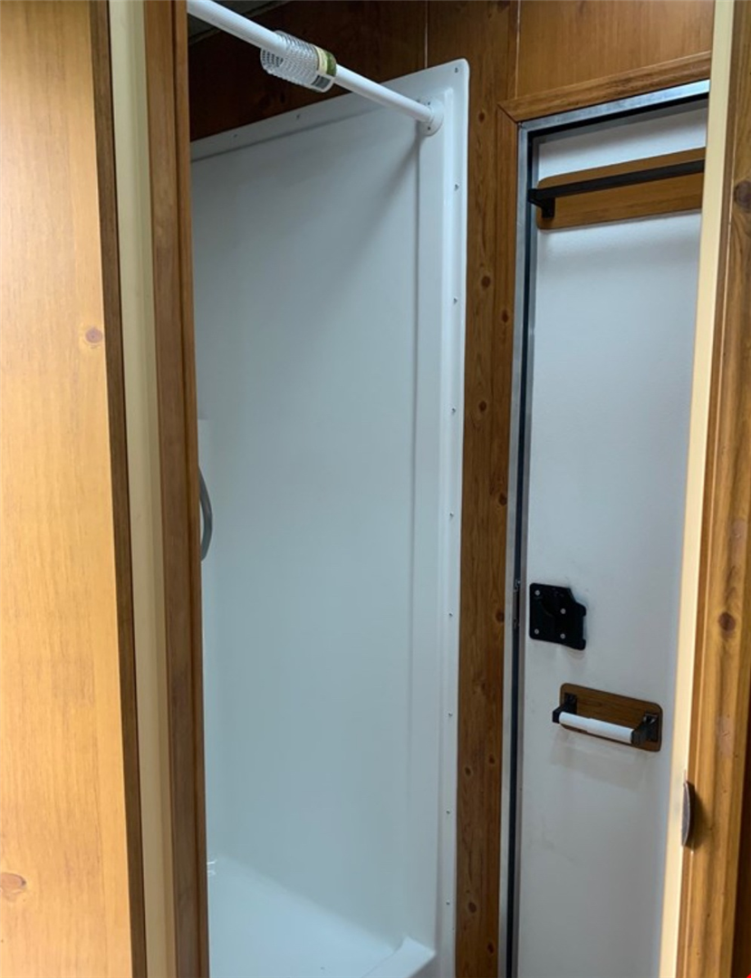 2022 Dixie Star 2 Horse Slant Load Gooseneck w/ 6' Living Quarters - Image 18