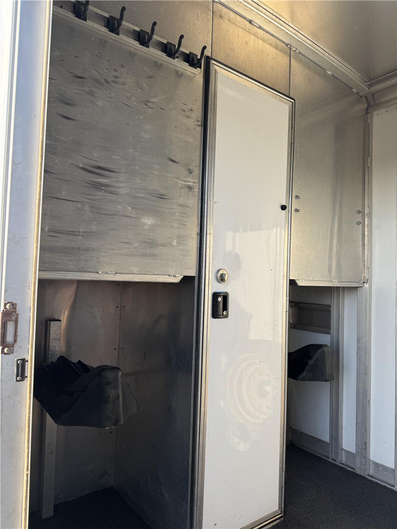 2008 Exiss EVENT 2 Horse Straight Load Bumper Pull - Image 12