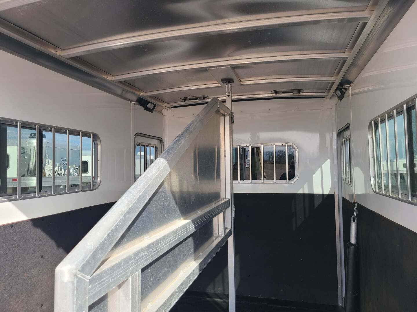 2013 Exiss 720 ST 2 Horse Warmblood Straight Load Bumper Pull - Image 10