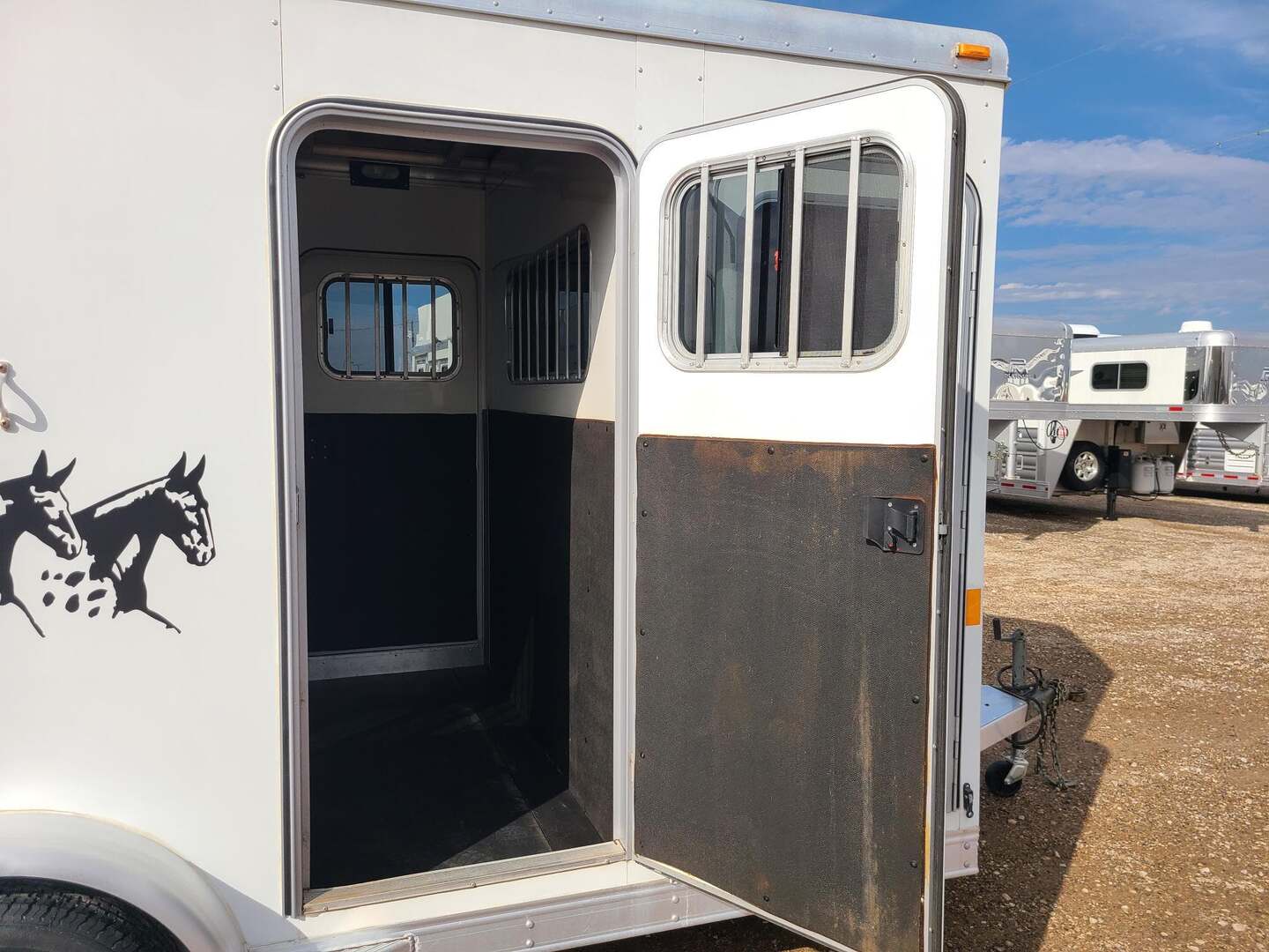 2013 Exiss 720 ST 2 Horse Warmblood Straight Load Bumper Pull - Image 7