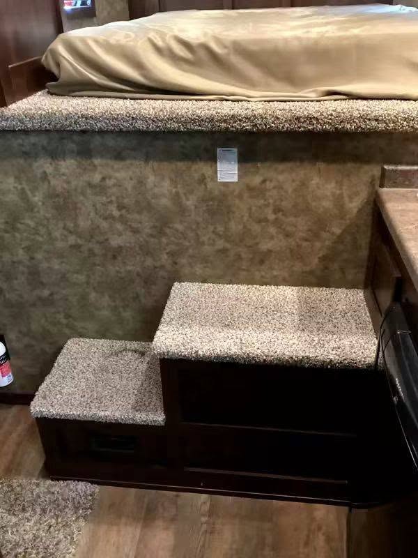 2019 Exiss Escape 7204 2 Horse Weekender Gooseneck Trailer - Image 16