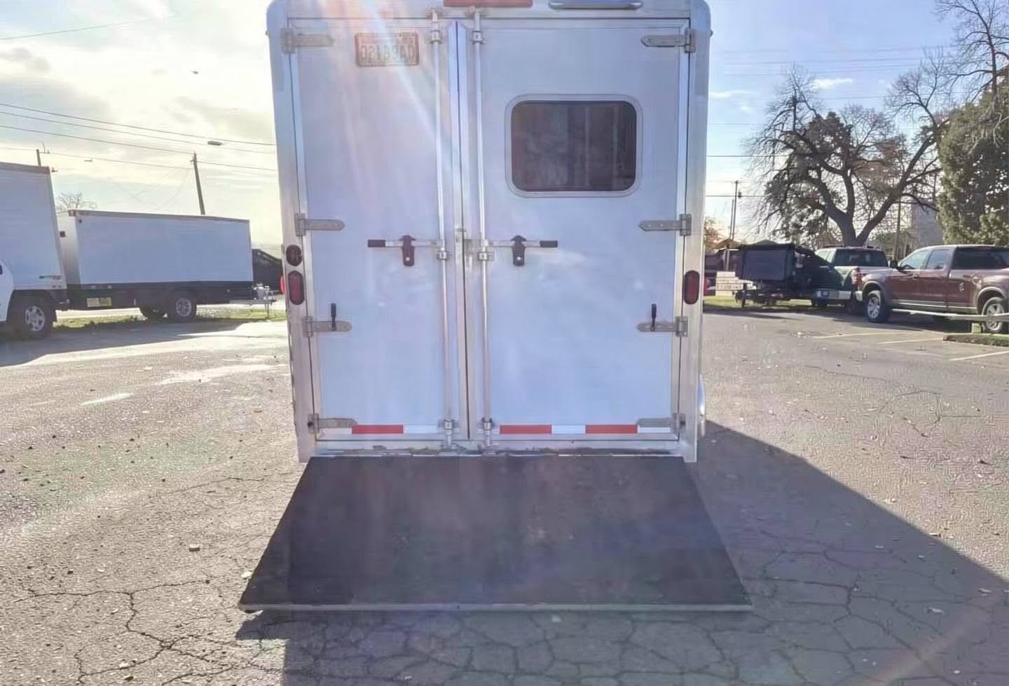 2019 Exiss Escape 7204 2 Horse Weekender Gooseneck Trailer - Image 2