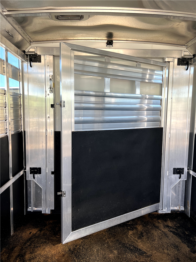 2023 4 Star Trailer Aluminum Polo Trailer - Image 7