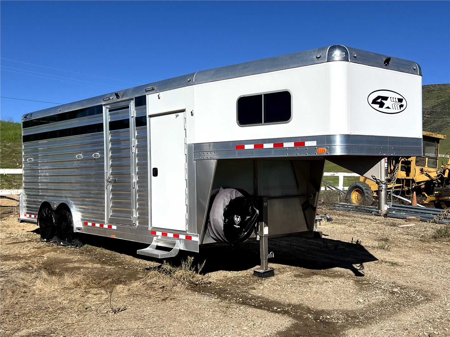 2023 4 Star Trailer Aluminum Polo Trailer - Image 14