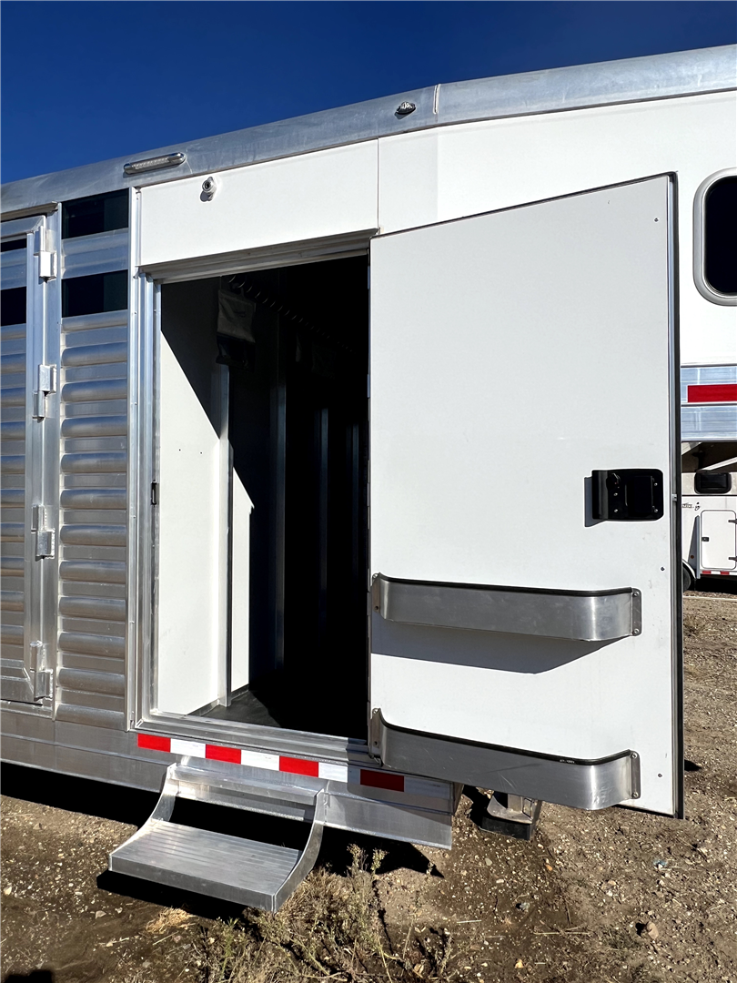 2023 4 Star Trailer Aluminum Polo Trailer - Image 11