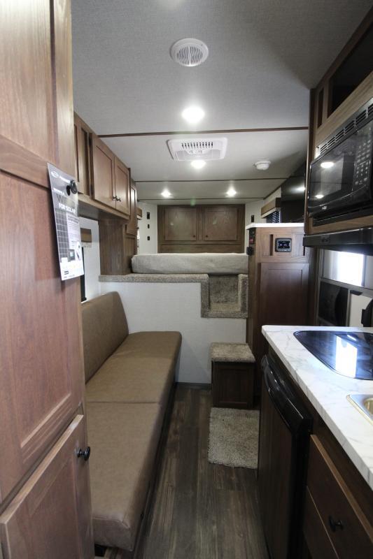 2025 Bison Silverado 7W 2 Horse Slant Load Gooseneck Trailer - Image 9